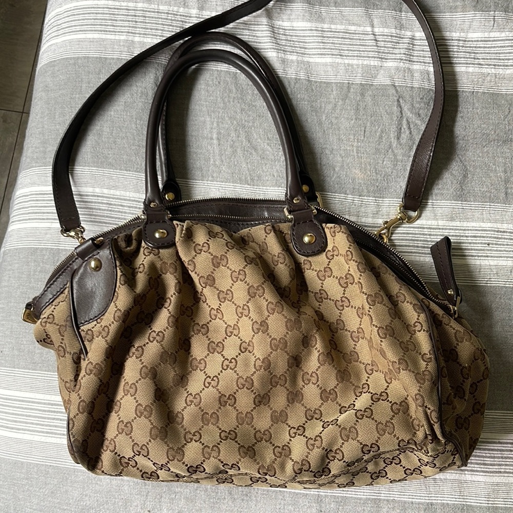 Gucci bag like new